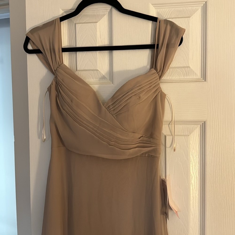 Birdy Grey
Spence Chiffon
Color: Taupe
Size: S